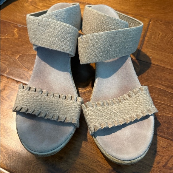 CHARLESTON SHOE CO. Tan Espadrille Wedge Sandals, size 10 - Picture 4 of 6